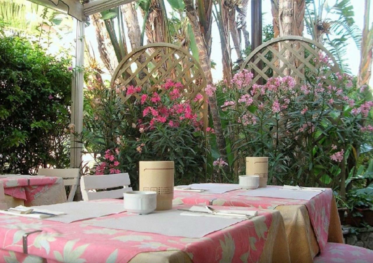 Hotel Della Punta Бордигера Экстерьер фото